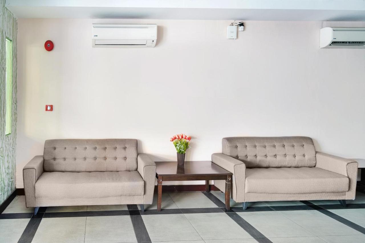 בינטולו Oyo 1165 Kris Lodge מראה חיצוני תמונה